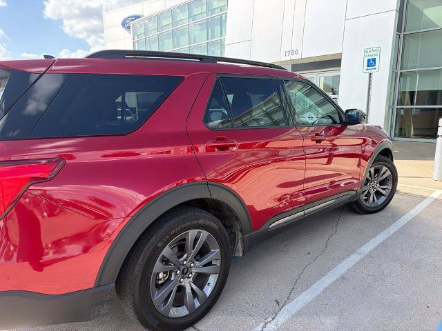 Certified 2023 Ford Explorer XLT w/ Equipment Group 202A RWD image 5