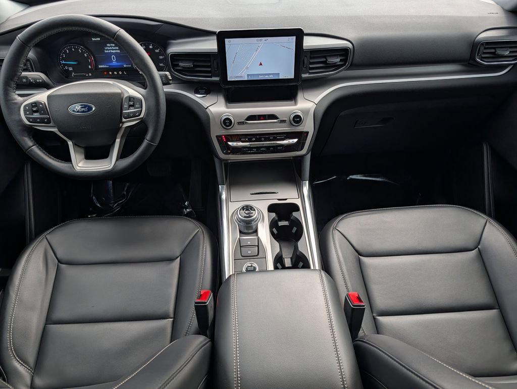 Certified 2022 Ford Explorer XLT w/ Equipment Group 202A image 13