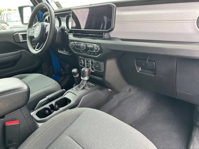 Used 2024 Jeep Wrangler Unlimited w/ Convenience Group AWD/4WD image 8