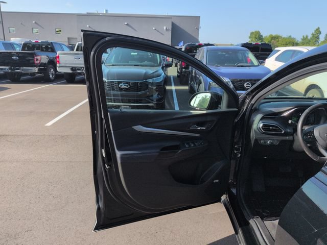 Used 2022 Chevrolet Bolt EUV Premier w/ Sun & Sound Package FWD image 27
