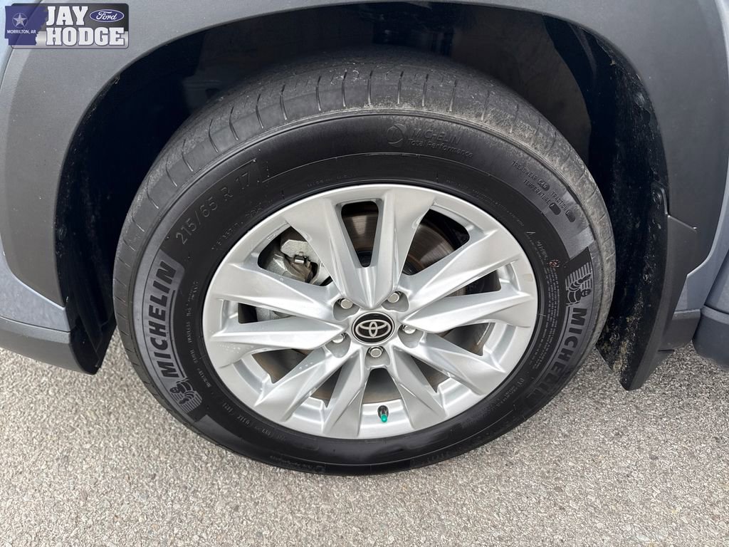 Used 2024 Toyota Corolla Cross LE FWD image 30