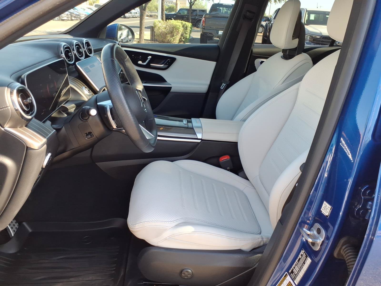 Used 2023 Mercedes-Benz GLC 300 image 14