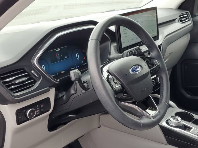 Certified 2023 Ford Escape Platinum AWD/4WD image 11