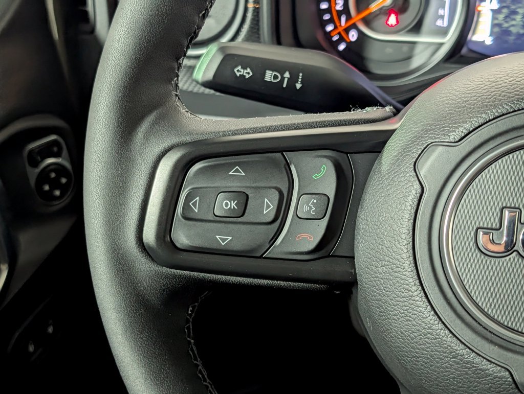 Used 2026 Jeep Gladiator Mojave AWD/4WD image 17