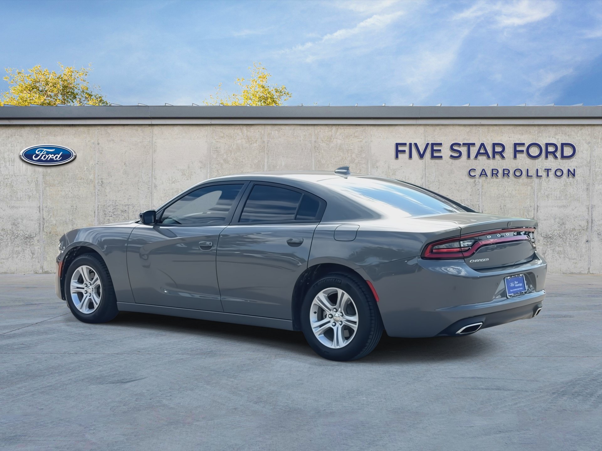 Used 2023 Dodge Charger SXT RWD image 6