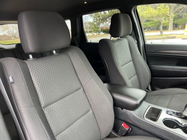Used 2018 Jeep Grand Cherokee Laredo image 35