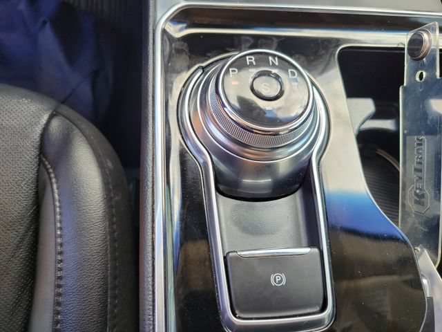 Certified 2019 Ford Edge Titanium w/ Equipment Group 301A AWD/4WD image 30