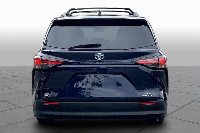 Used 2021 Toyota Sienna LE FWD image 5