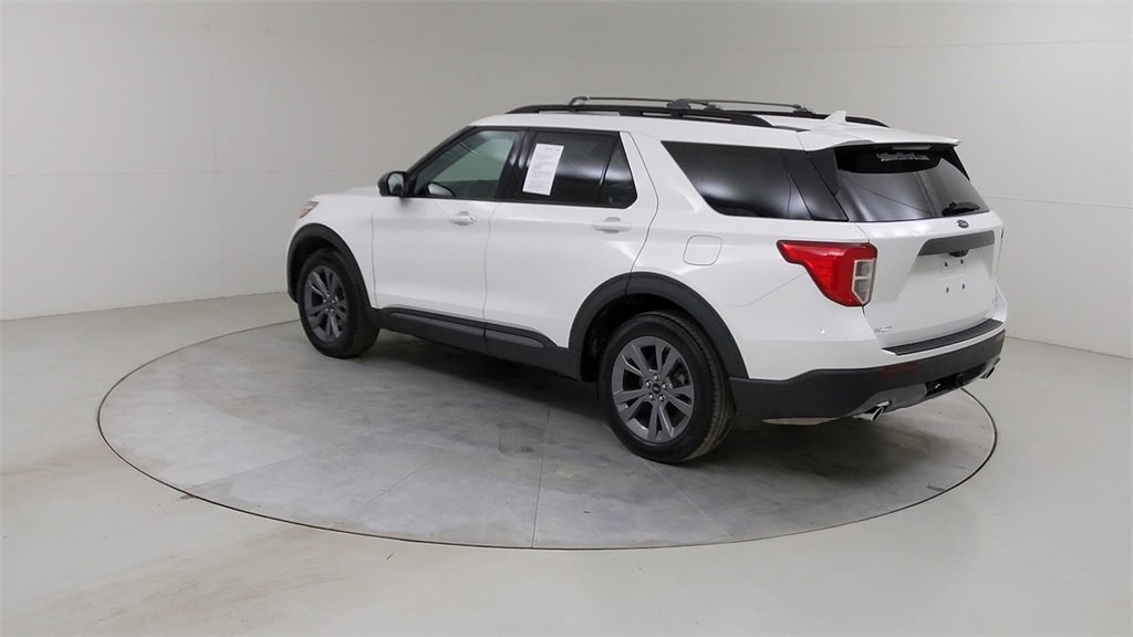 Certified 2023 Ford Explorer XLT w/ Equipment Group 202A image 18