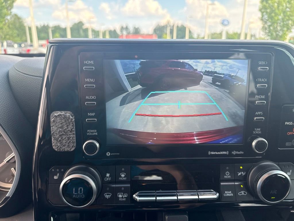 Used 2022 Toyota Highlander XLE FWD image 25