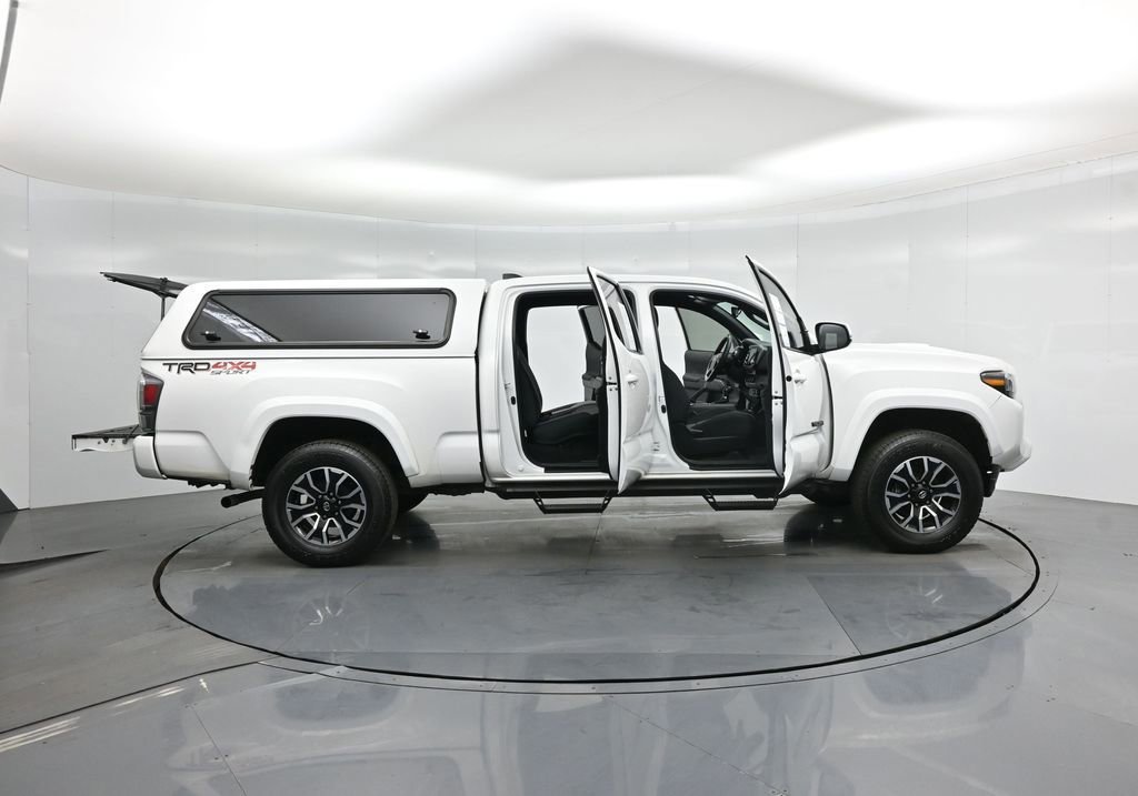 Used 2022 Toyota Tacoma TRD Sport image 32