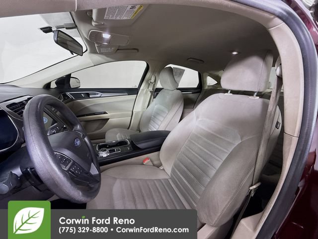 Certified 2017 Ford Fusion SE w/ Fusion SE Technology Package FWD image 19