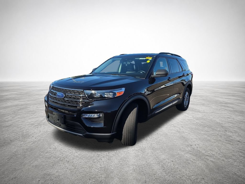 Certified 2022 Ford Explorer XLT w/ Equipment Group 202A AWD/4WD image 4