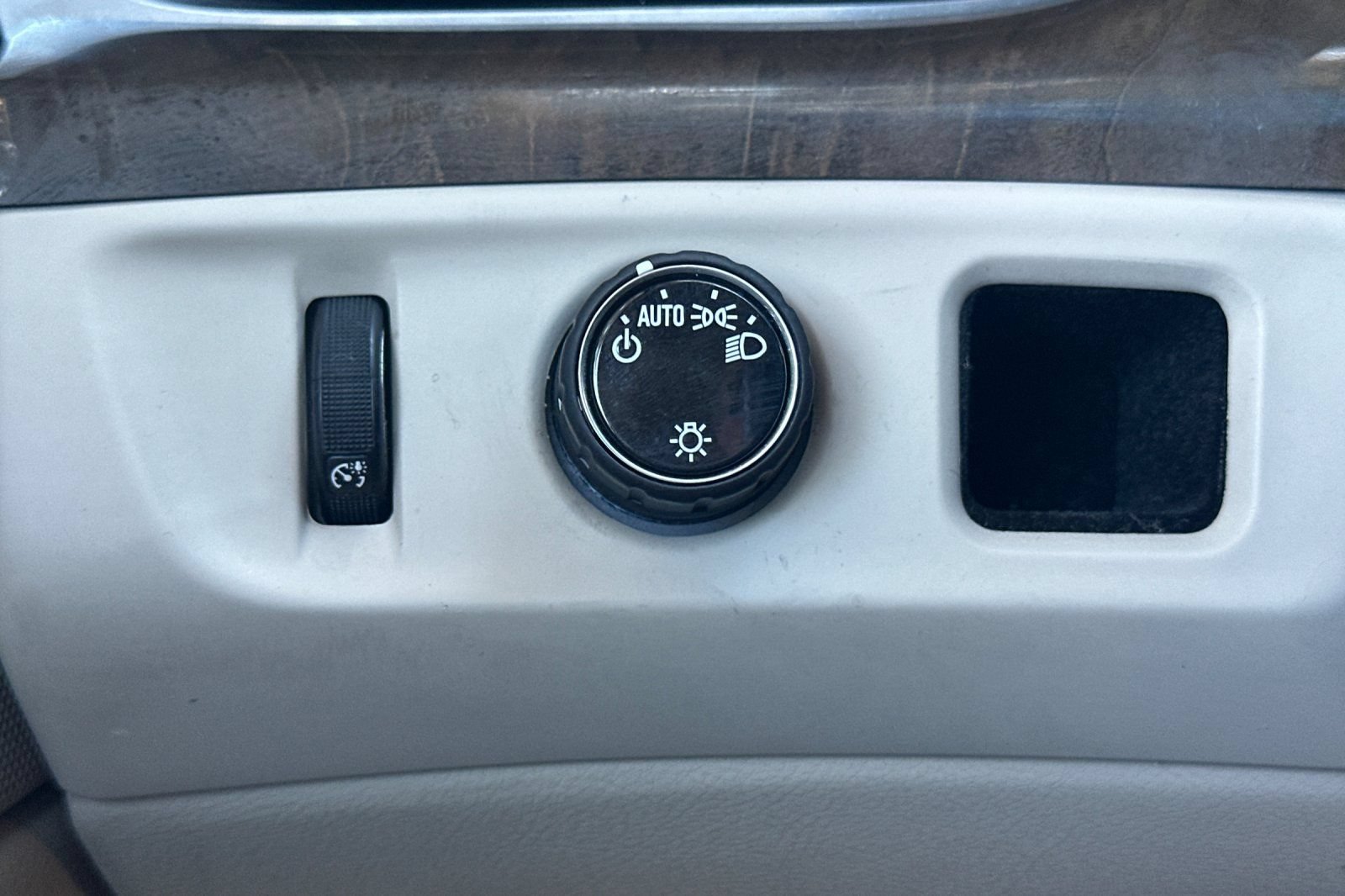 Used 2019 Cadillac Escalade Luxury RWD image 43