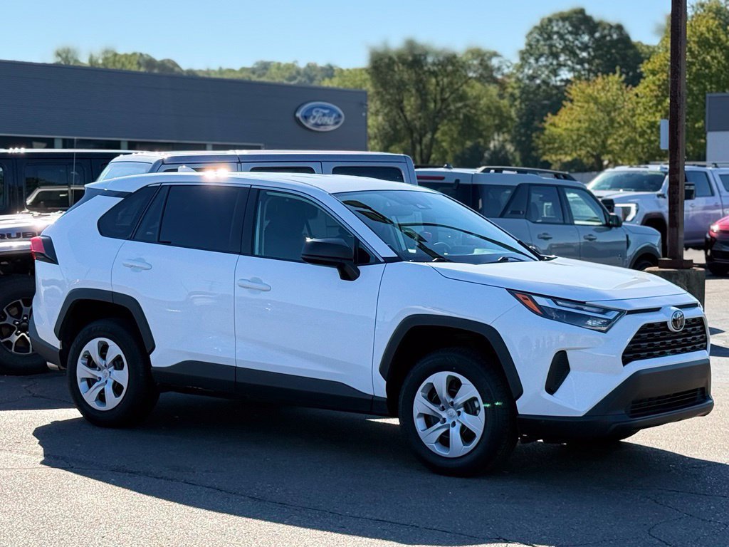 Used 2025 Toyota RAV4 LE FWD image 21