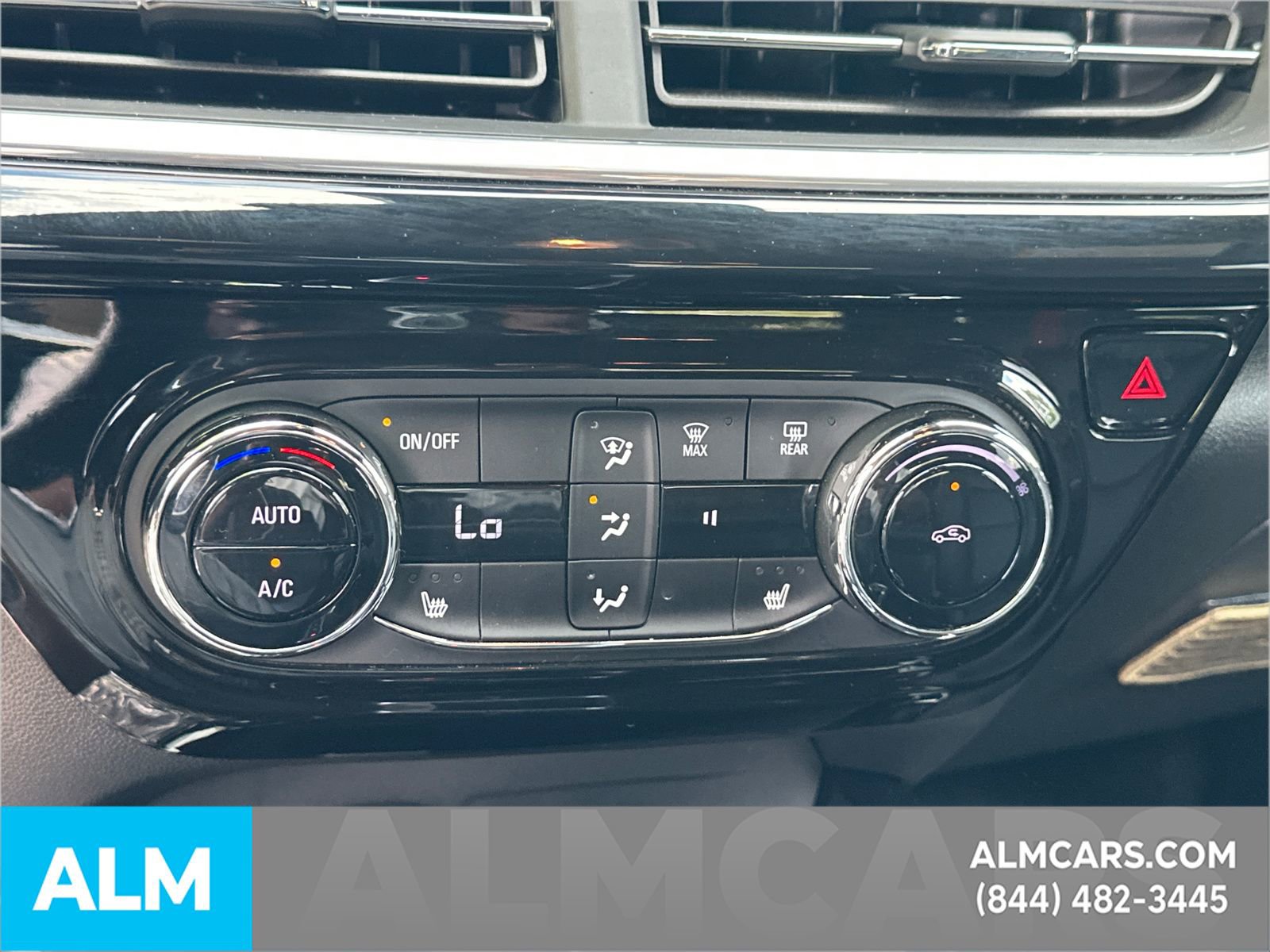 Used 2024 Chevrolet Trax RS FWD image 34