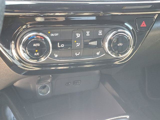 Used 2025 Chevrolet Trax RS FWD image 15