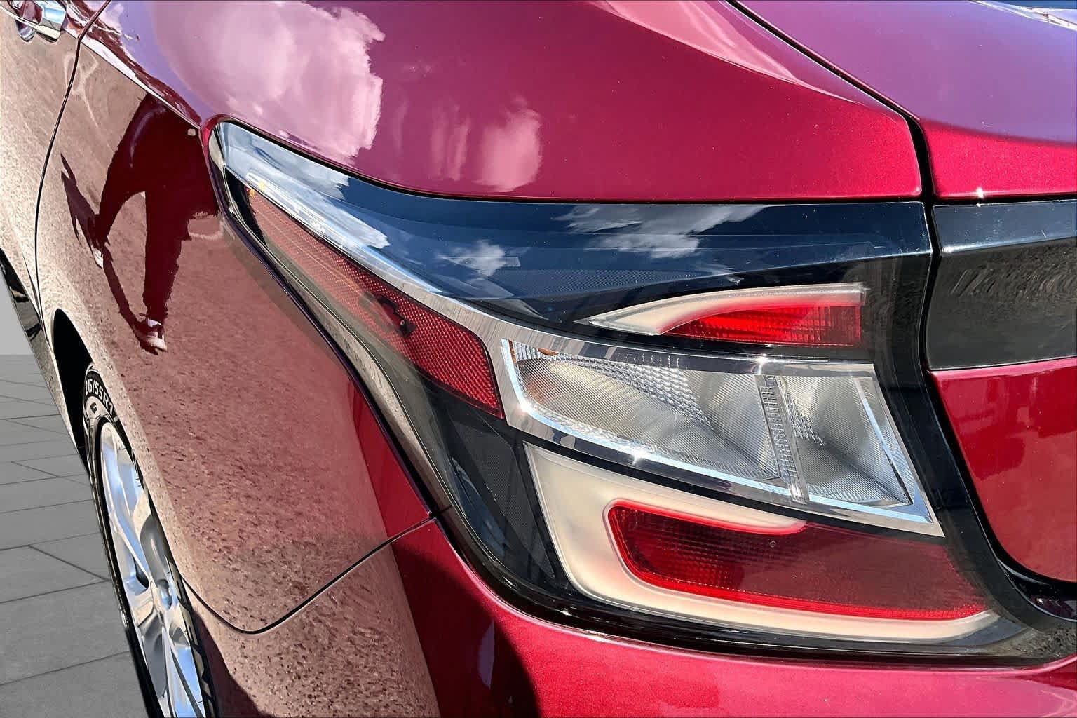 Used 2017 Chevrolet Volt Premier w/ Driver Confidence II Package FWD image 28