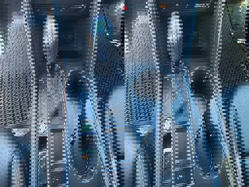 Used 2020 Volkswagen Atlas Cross Sport SE w/ Panoramic Sunroof Package image 30