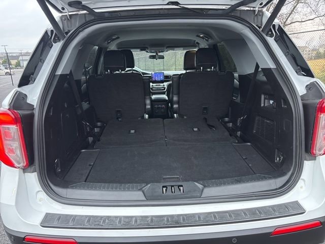 Certified 2020 Ford Explorer XLT w/ Equipment Group 202A image 11