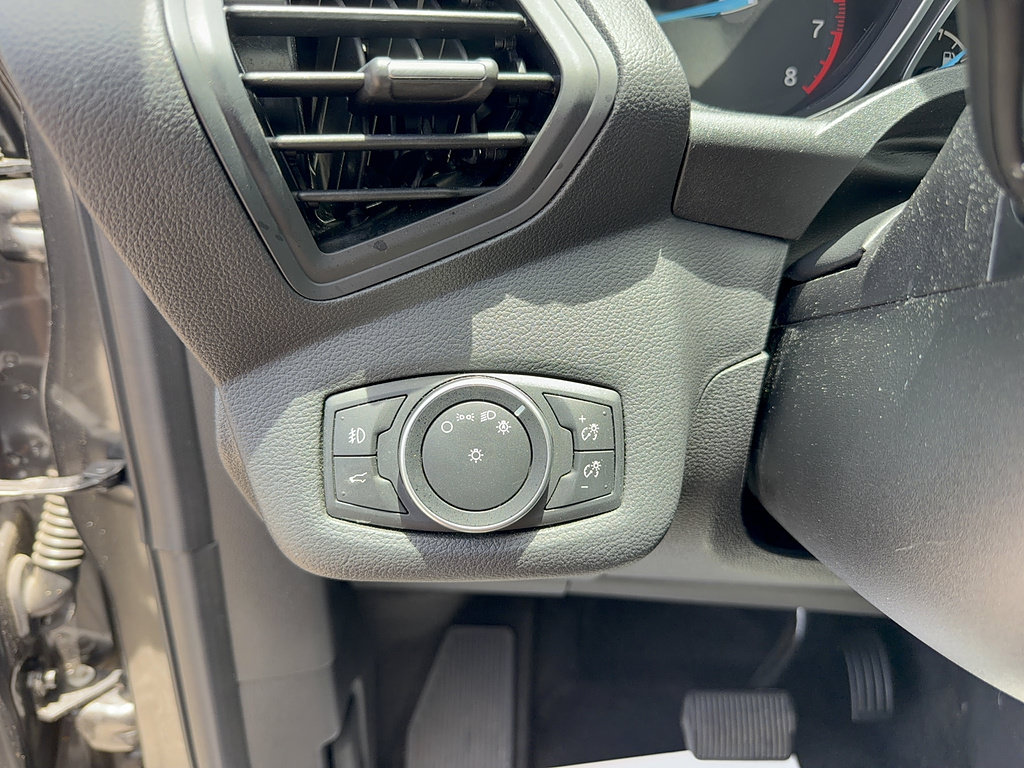 Certified 2018 Ford Escape SE w/ SE Sync 3 Package FWD image 27