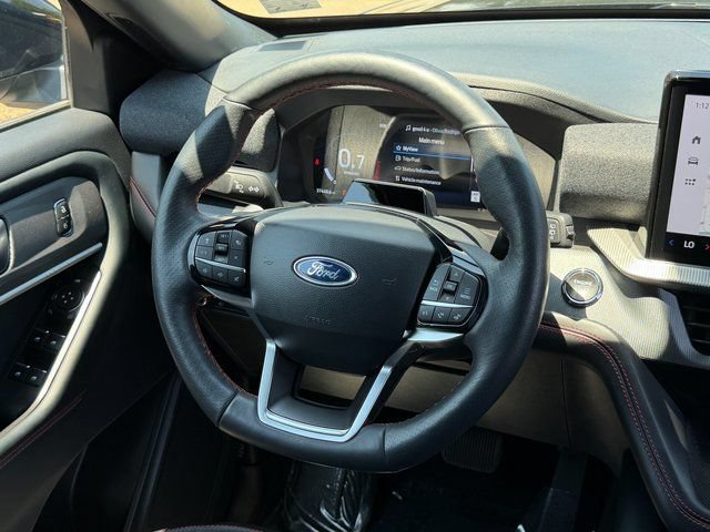 Certified 2025 Ford Explorer ST-Line AWD/4WD image 17