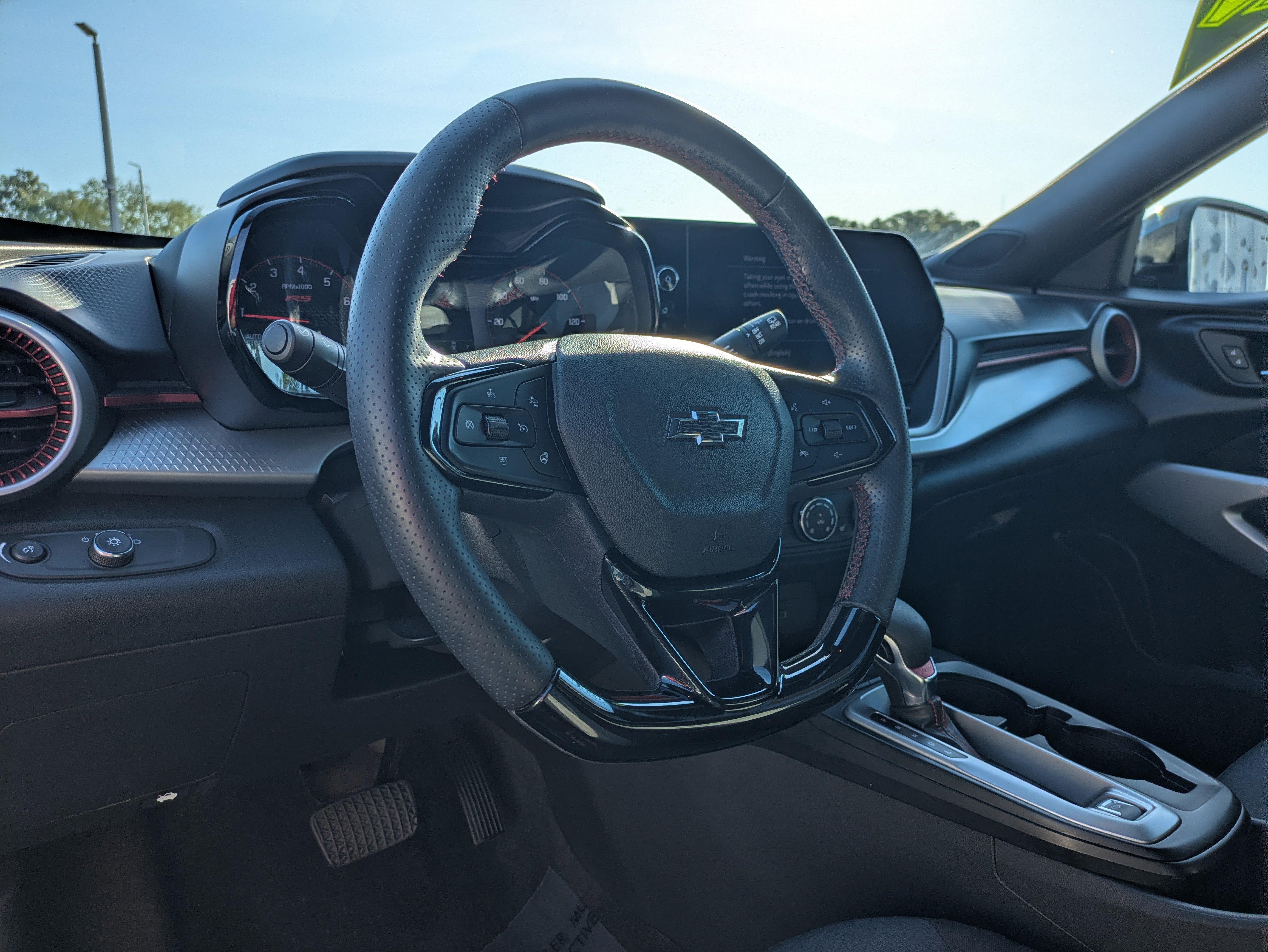 Used 2024 Chevrolet Trax RS w/ Driver Confidence Package image 28