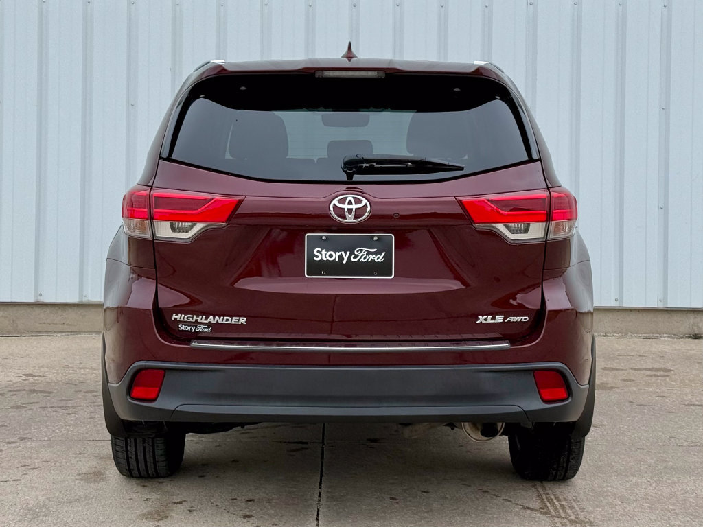 Used 2019 Toyota Highlander XLE AWD/4WD image 5