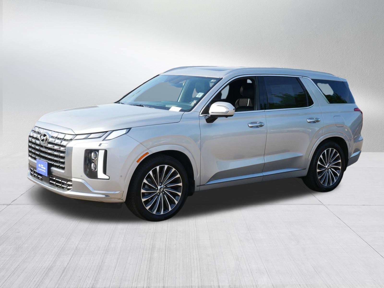 Used 2023 Hyundai Palisade Calligraphy AWD/4WD image 3