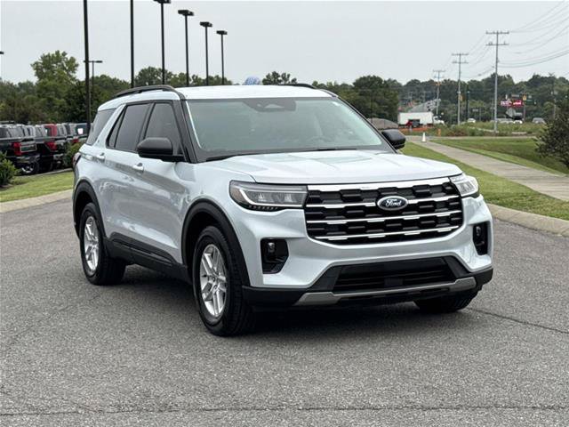 Certified 2026 Ford Explorer Active w/ Active Comfort Package RWD image 3