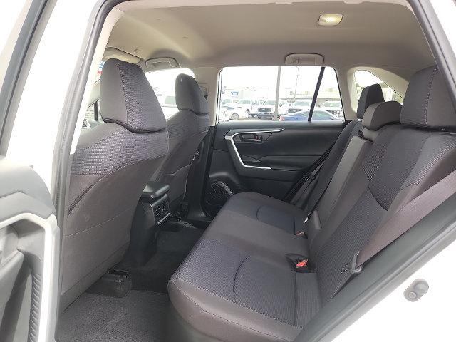 Used 2025 Toyota RAV4 LE AWD/4WD image 9