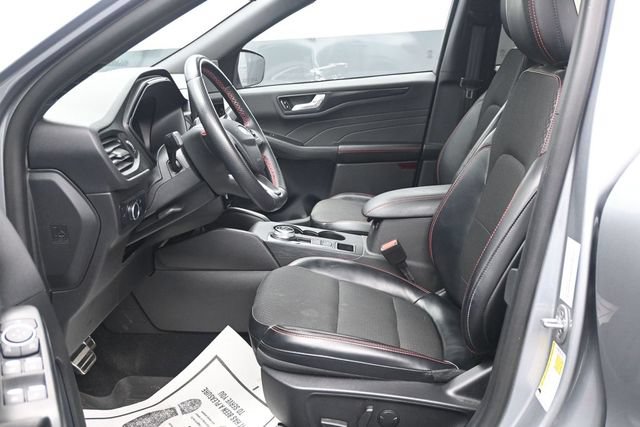 Certified 2024 Ford Escape ST-Line w/ Tech Pack #1 AWD/4WD image 6