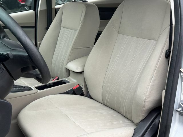 Certified 2018 Ford Focus SE FWD image 9