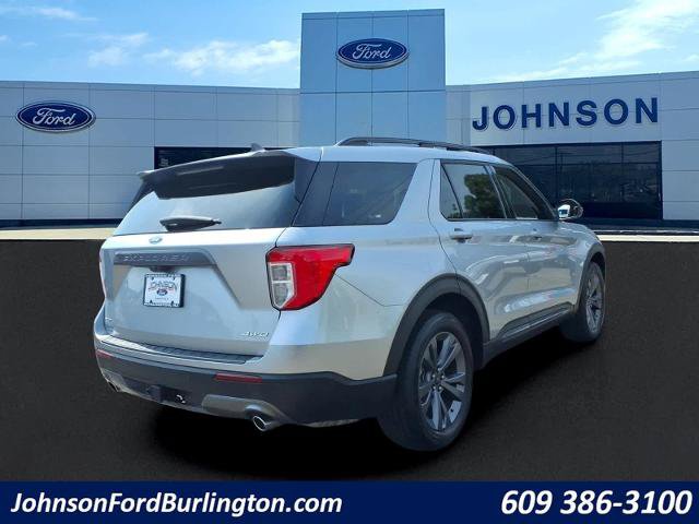 Certified 2023 Ford Explorer XLT w/ Equipment Group 202A AWD/4WD image 3