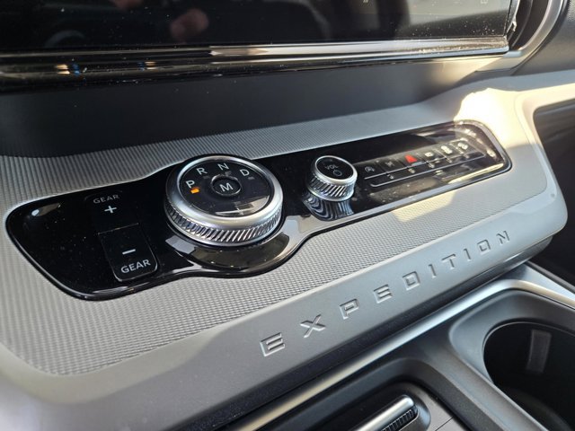 Certified 2025 Ford Expedition Active AWD/4WD image 23