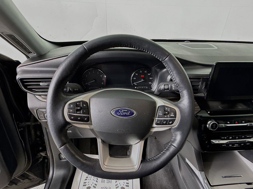 Certified 2022 Ford Explorer Limited w/ Equipment Group 301A image 11