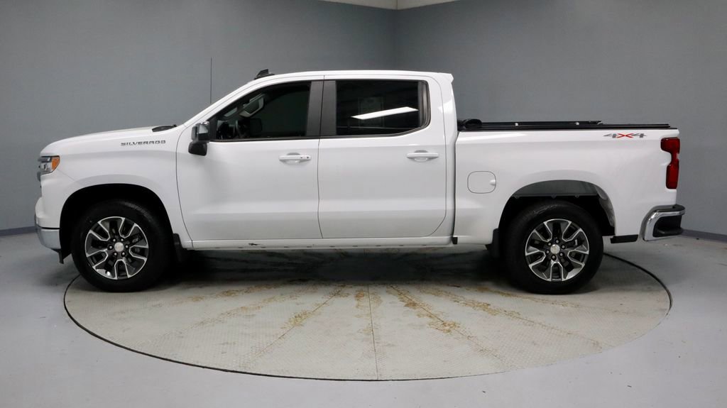 Used 2024 Chevrolet Silverado 1500 LT image 2