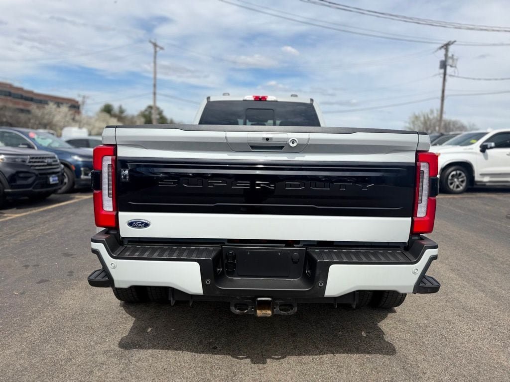 Certified 2025 Ford F450 Platinum w/ FX4 Off-Road Package AWD/4WD image 5