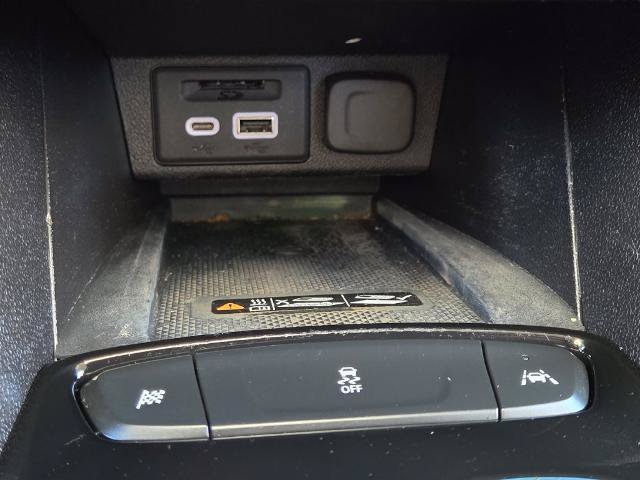 Used 2023 Chevrolet Bolt LT w/ Infotainment Package FWD image 21