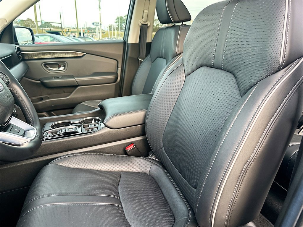 Used 2025 Honda Pilot Elite image 9
