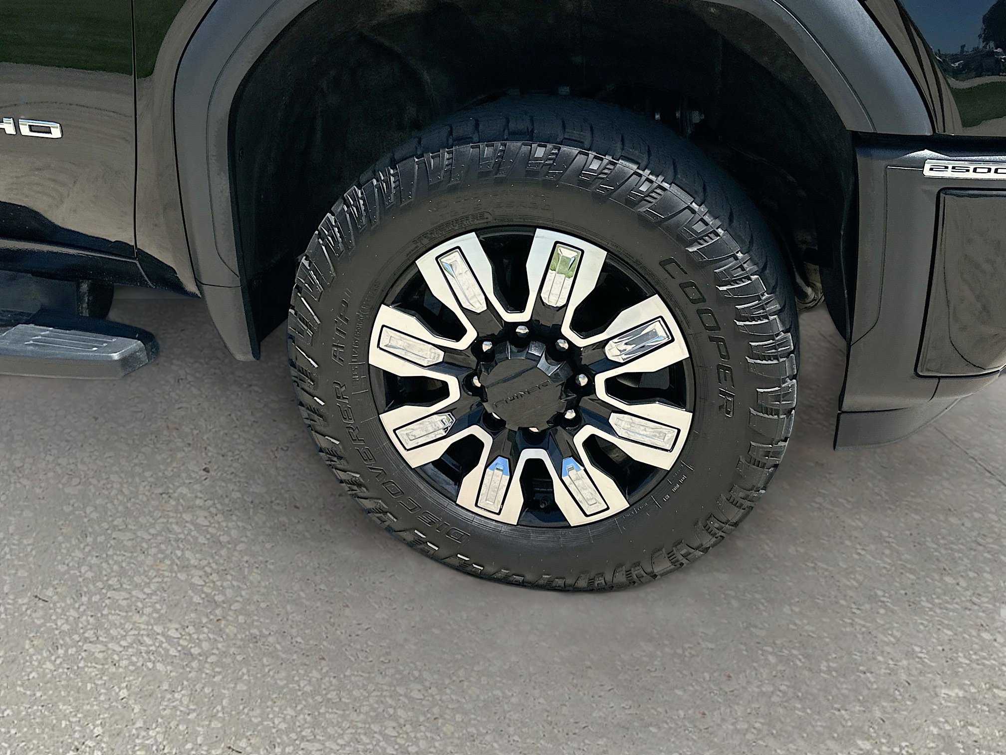 Used 2024 GMC Sierra 2500 Denali AWD/4WD image 32