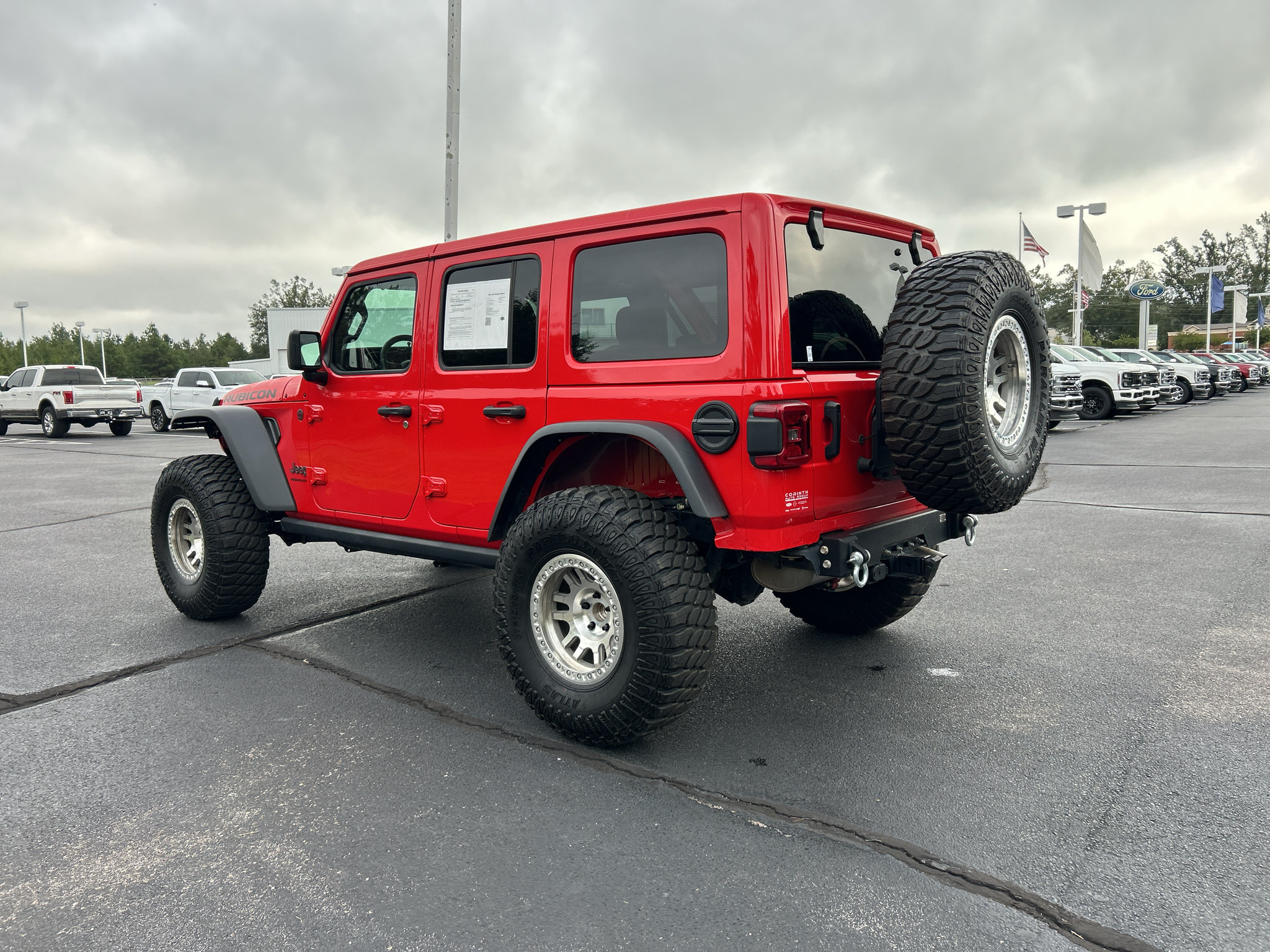 Used 2025 Jeep Wrangler Unlimited Rubicon AWD/4WD image 5