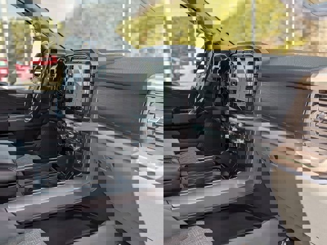 Certified 2022 Ford F150 XLT w/ Equipment Group 302A High image 38