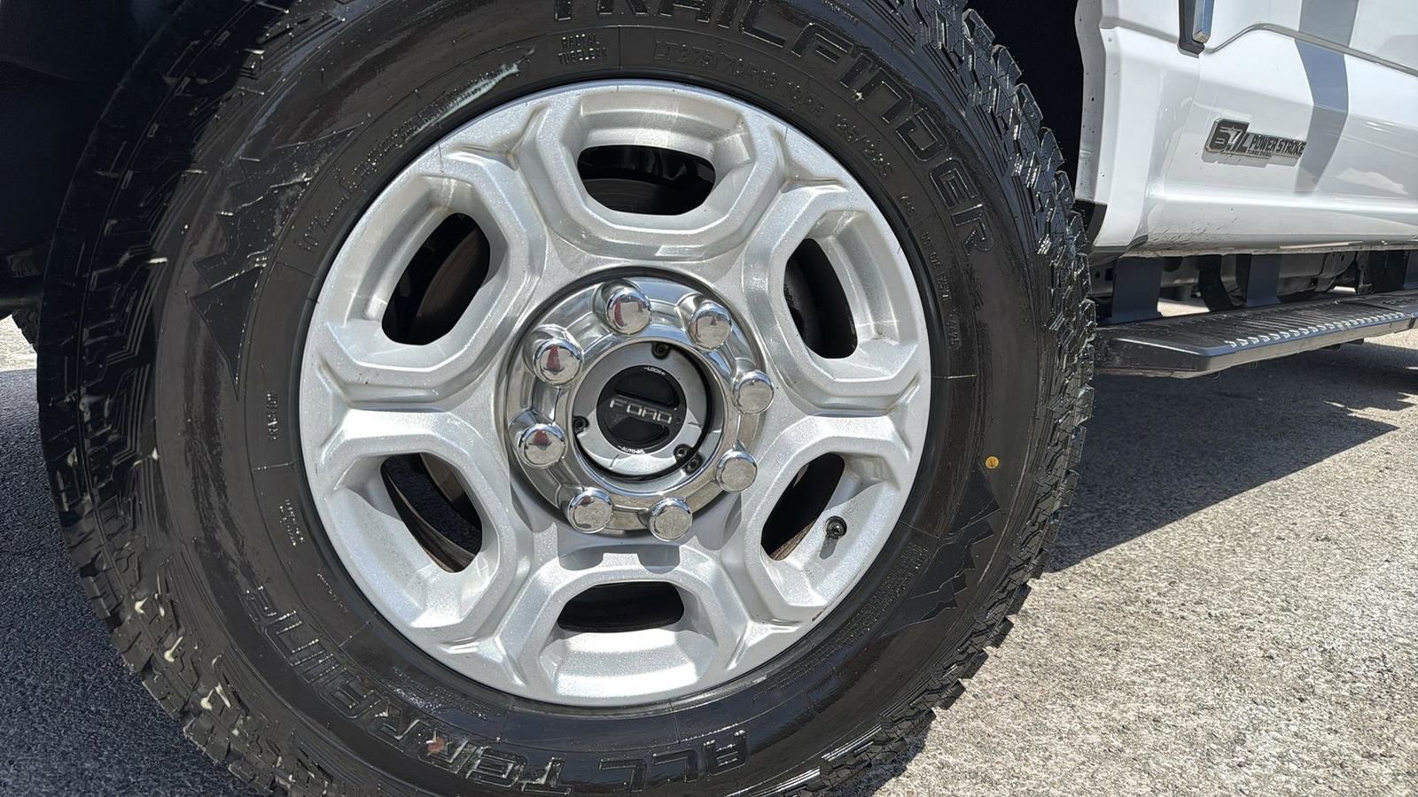 Certified 2025 Ford F350 XLT AWD/4WD image 9
