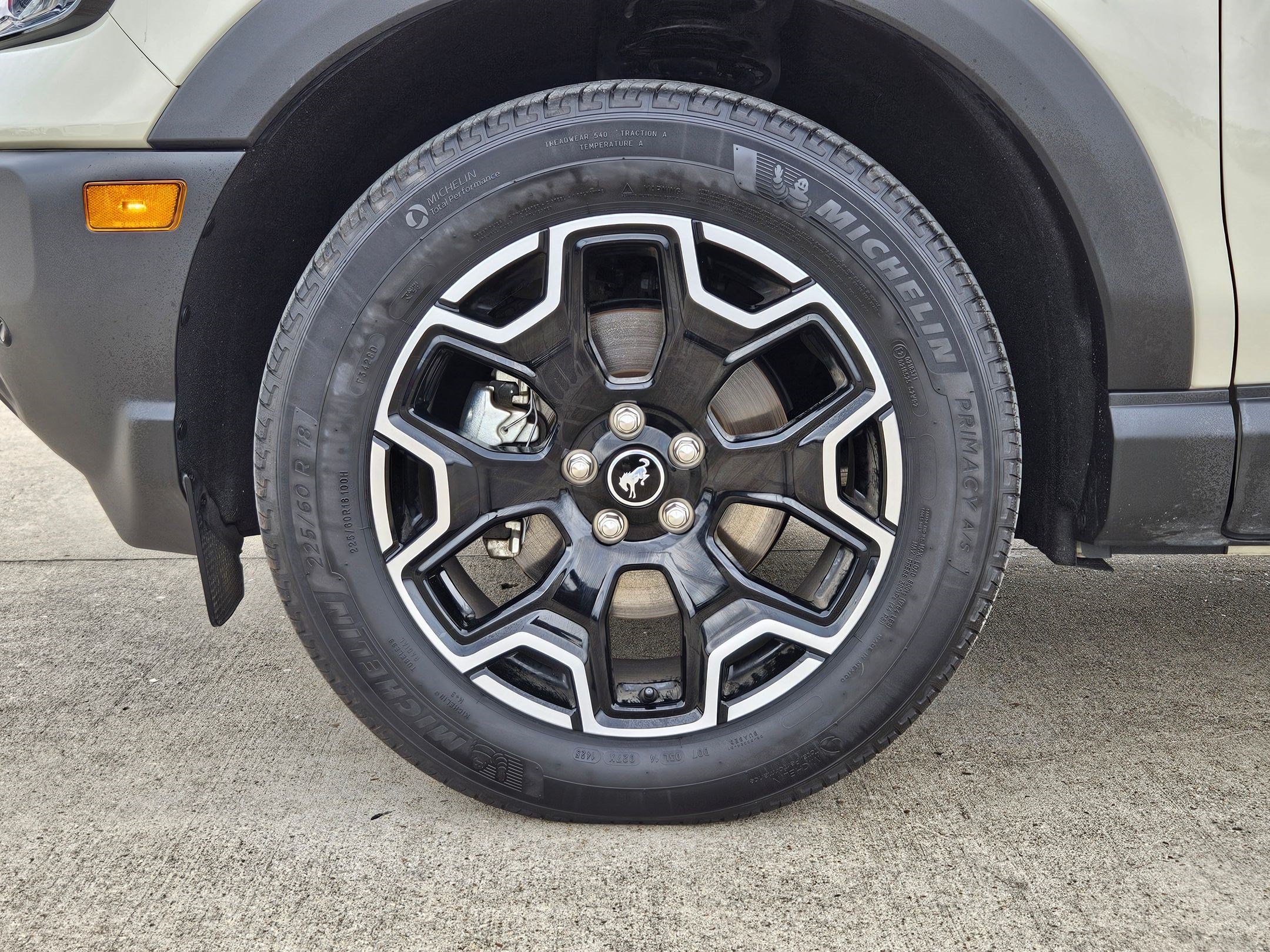 Certified 2025 Ford Bronco Sport Outer Banks w/ Outer Banks Tech Package+ AWD/4WD image 13