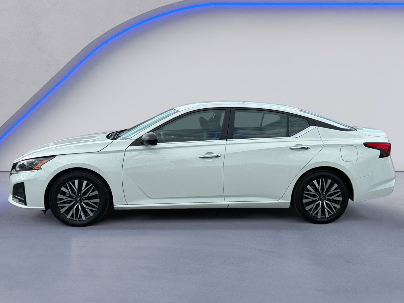 Used 2025 Nissan Altima 2.5 SV FWD image 7