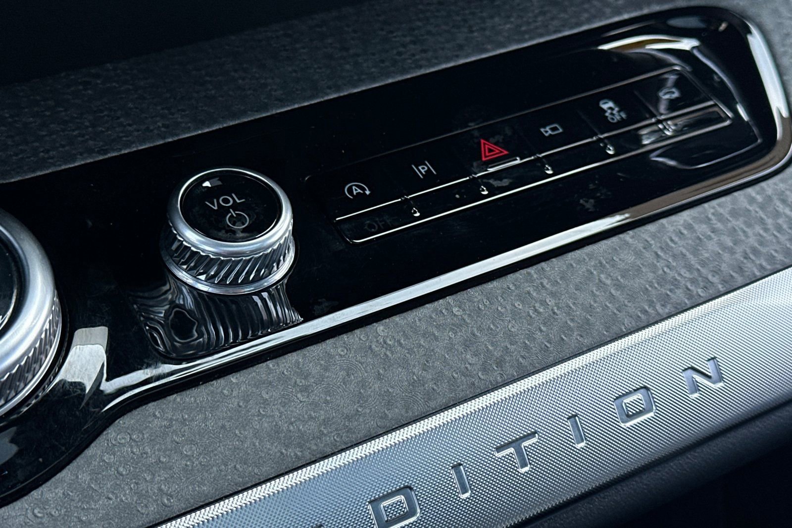 Certified 2025 Ford Expedition Tremor image 25