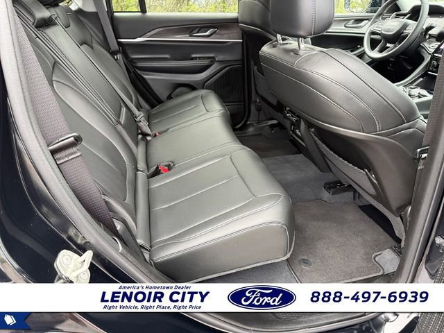 Used 2023 Jeep Grand Cherokee Limited image 12