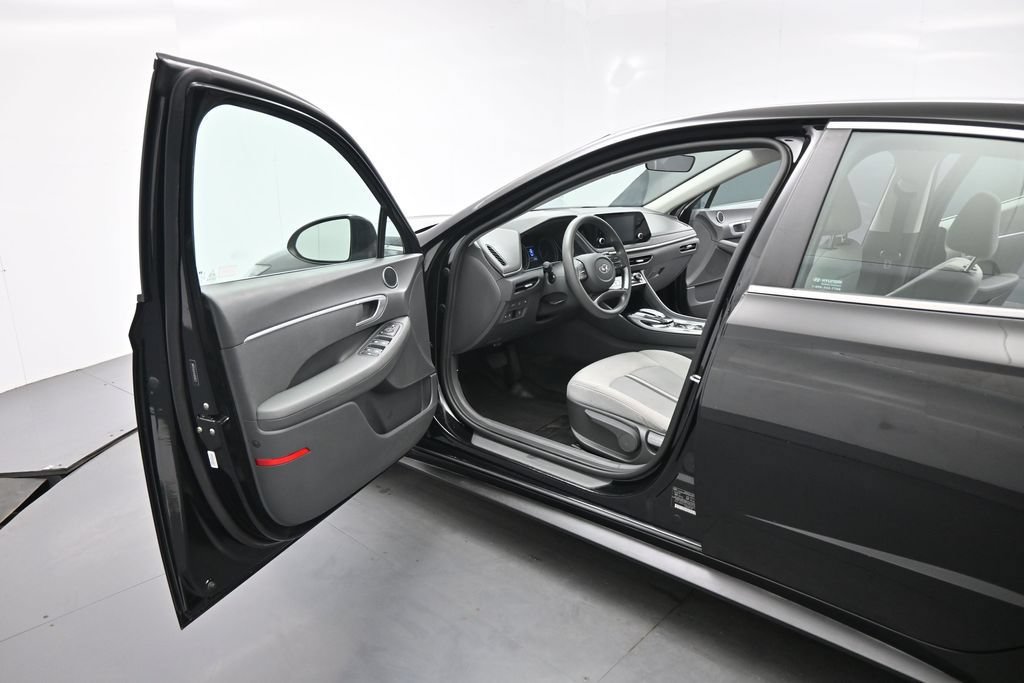 Used 2020 Hyundai Sonata SE w/ Cargo Package FWD image 8
