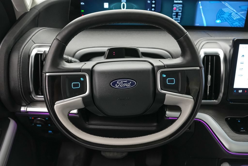 Certified 2025 Ford Expedition Platinum AWD/4WD image 14